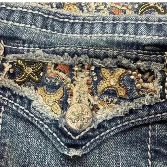 Miss Me Beautiful Bootcut Jeans Beaded Embroidered Flowers Rhinestones  
Sz
27 - Picture 14 of 16